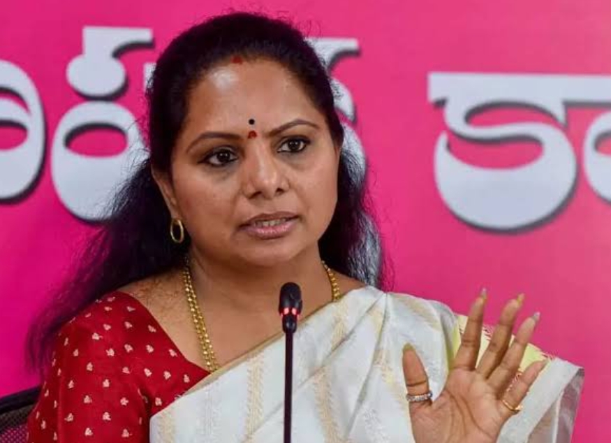 Kavitha :బీఆర్ఎస్లోని అగ్రనేతలే టార్గెట్గా ఆమె విమర్శనాస్త్రాలు . కొత్త పార్టీ పెడతారనే ఊహాగానాల నేపథ్యంలో ఎమ్మెల్సీ కవిత జోరు